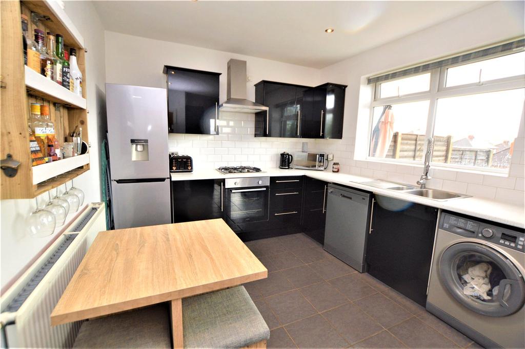 Birch Road, Kippax, Leeds 2 bed semidetached house £190,000