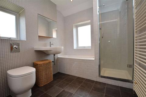 17 Bowood Crescent, Leeds, LS7 2PY