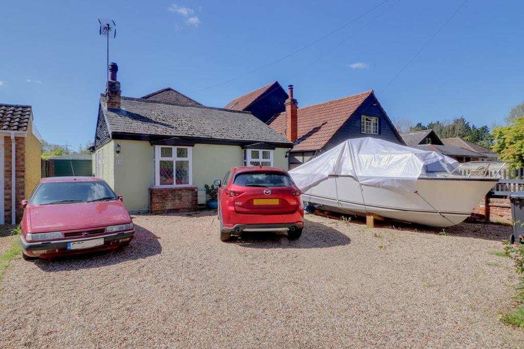 Old Nazeing Road, Broxbourne, Hertfordshire, EN10 2 bed detached house