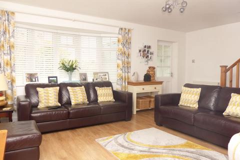 3 Vernon Close, Sutton Coldfield, B74 4EA