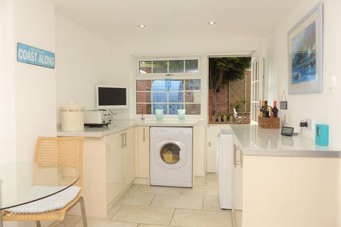 3 Vernon Close, Sutton Coldfield, B74 4EA