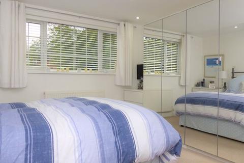 3 Vernon Close, Sutton Coldfield, B74 4EA