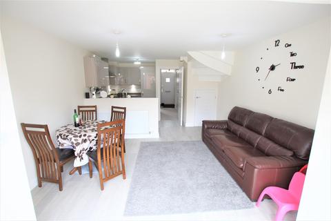 4 bedroom semi-detached house for sale - Laelia Drive, Fairfields, Milton Keynes, MK11
