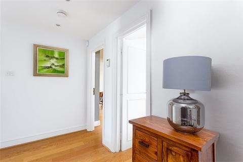 2 bedroom flat to rent, Crossfield Road, Belsize Park