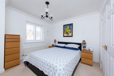 17 Heron Way, Aldermaston, Reading, RG7 4UU