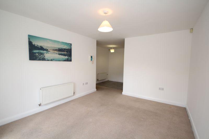 Lounge / Dining Area