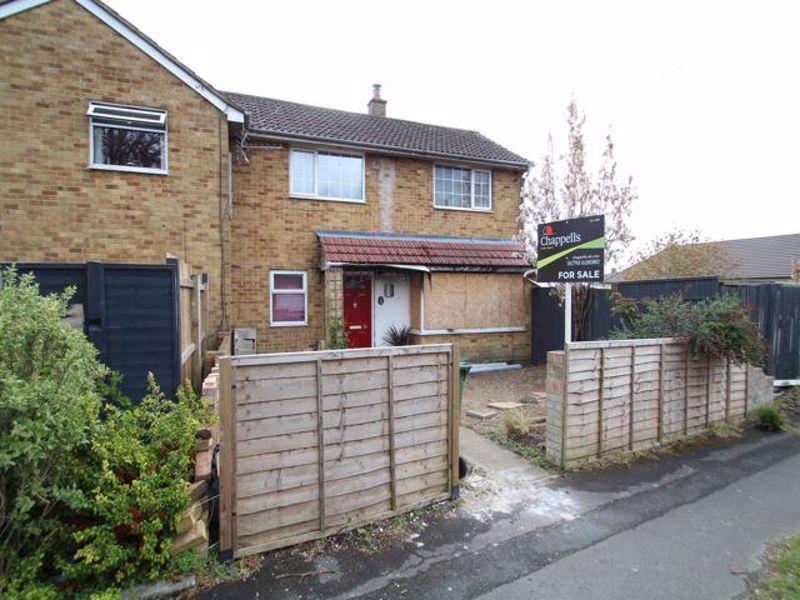 Penhill Drive, Swindon 2 bed end of terrace house £120,000