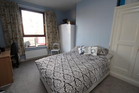 3 bedroom house to rent, Brudenell Avenue, Leeds LS6