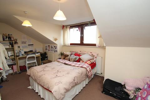 3 bedroom house to rent, Brudenell Avenue, Leeds LS6