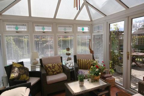 12 Church Lane, Barnwood, Gloucester, GL4 3HZ
