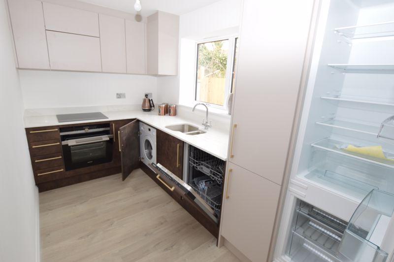 Modern Kitchen pic2