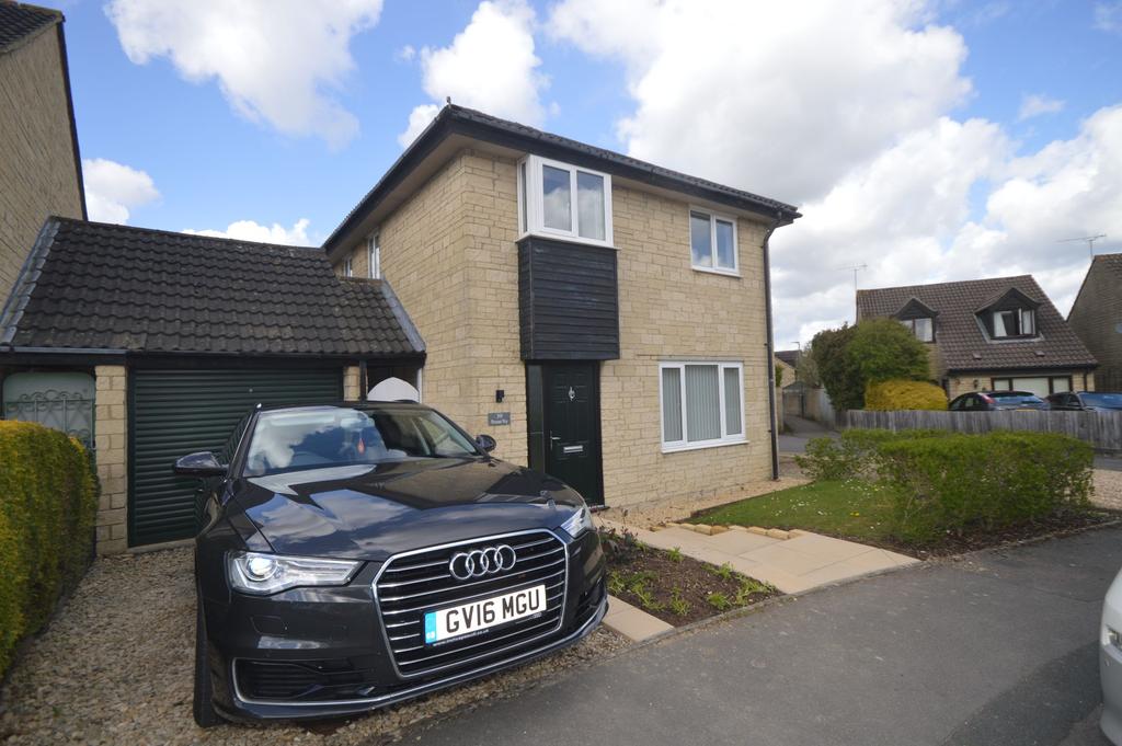 Pheasant Way, Cirencester 4 bed detached house £1,500 pcm (£346 pw)