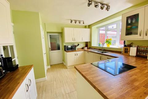 3 Kipling Avenue, Warwick, CV34 6LD