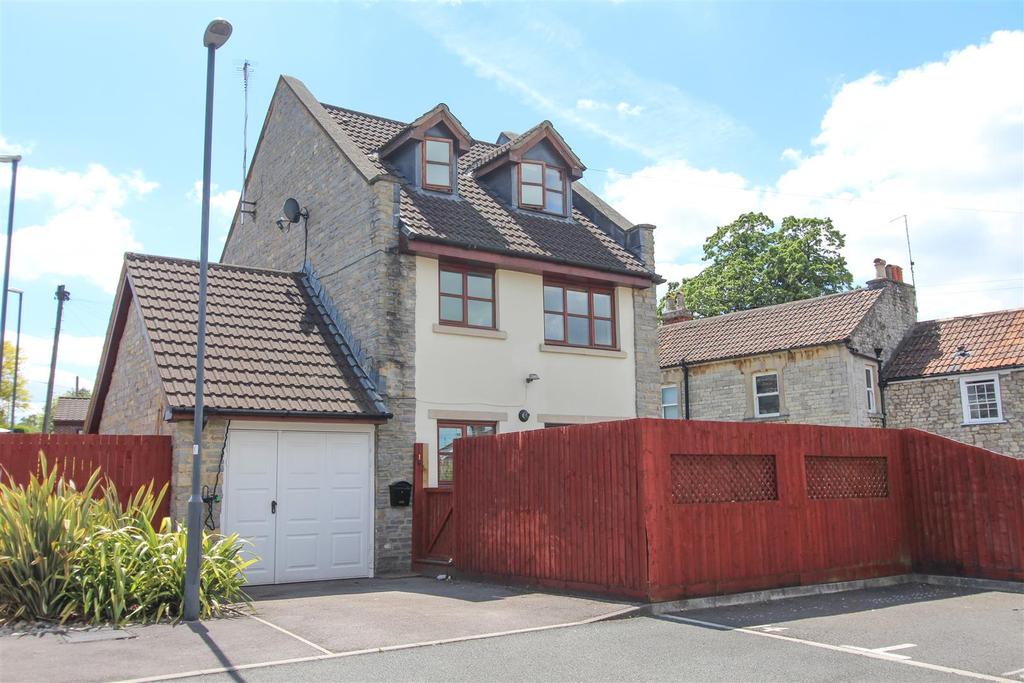 Trescothick Close, Keynsham, Bristol 4 bed house £385,000