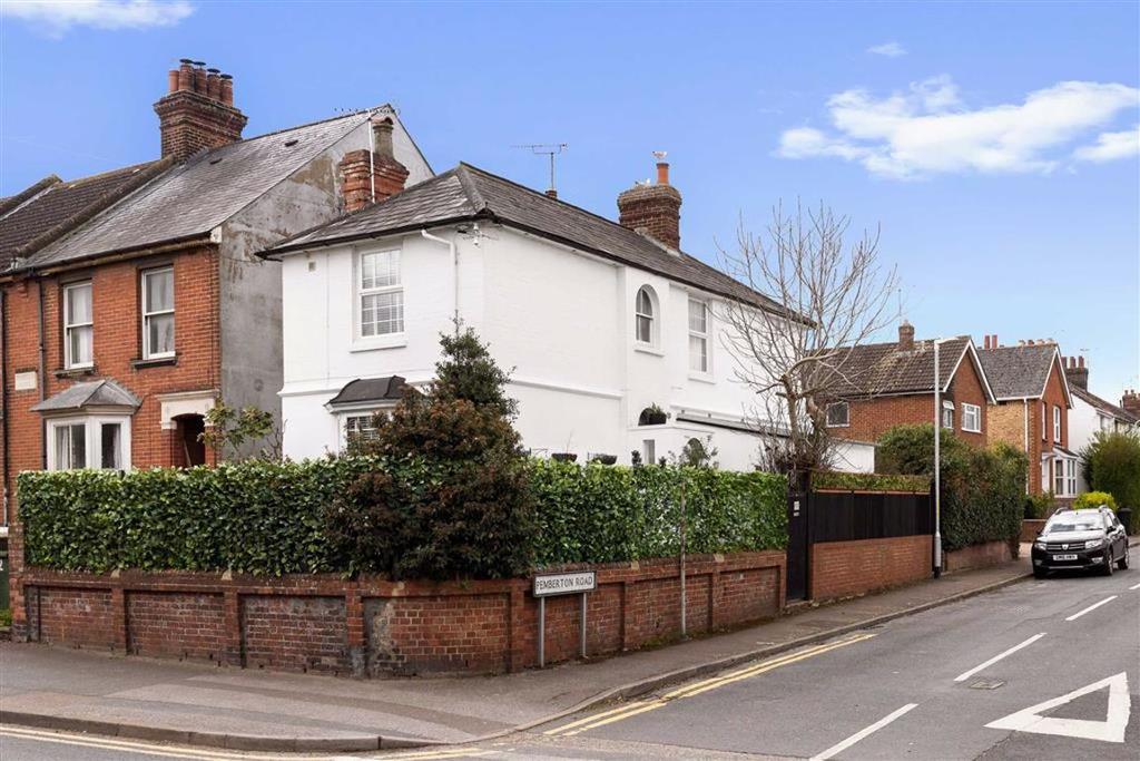 Pemberton Road, Ashford, Kent 3 bed detached house £379,950