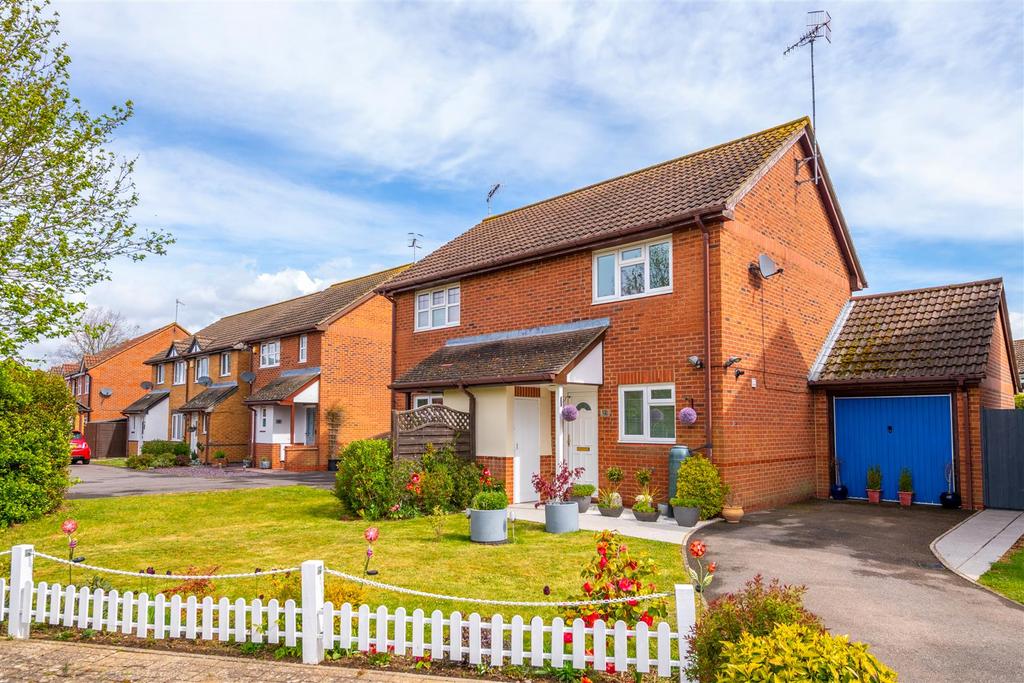 Gower Road, Horley 2 bed semidetached house £355,000