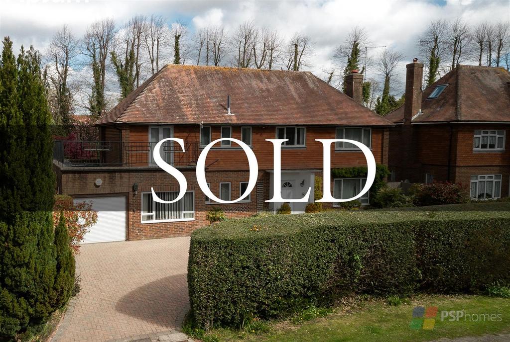 Courtmead Road, Cuckfield 4 bed detached house £1,000,000