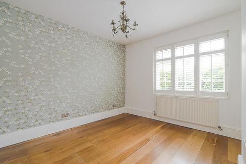 114 Godley Road, London, SW18 3HE