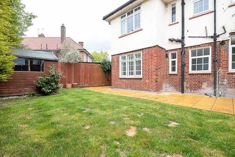 114 Godley Road, London, SW18 3HE