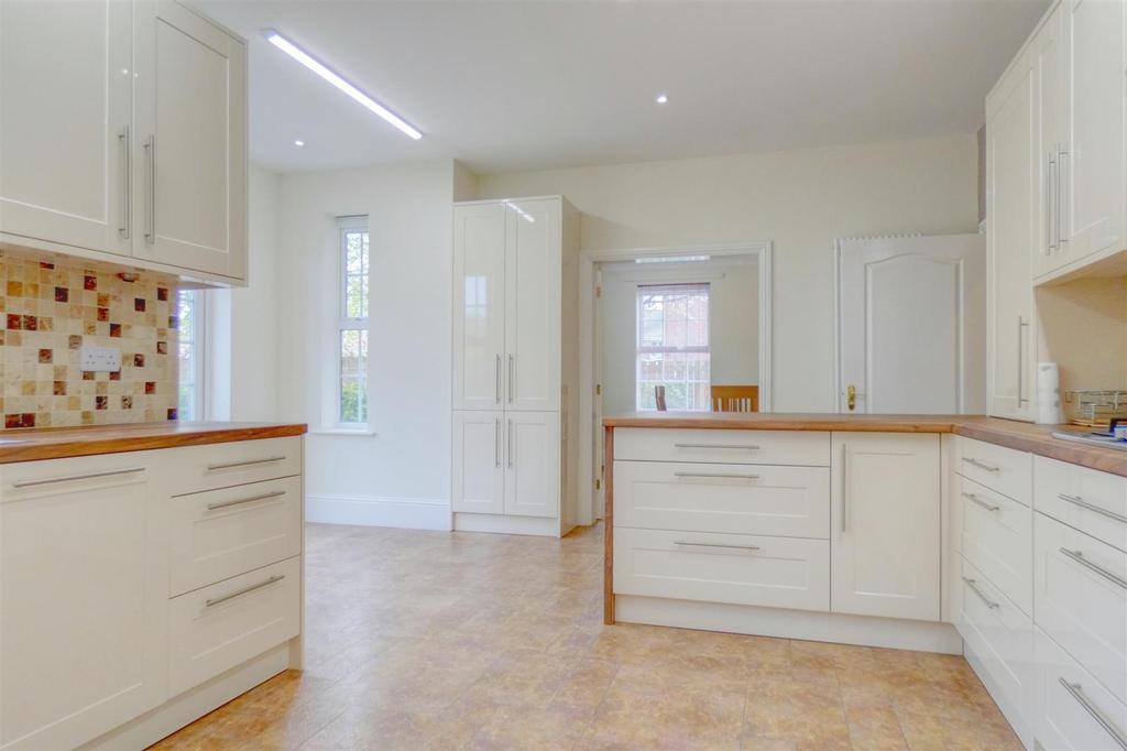 Eglingham Close, Morpeth 5 bed detached house £530,000