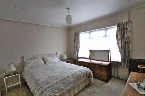 22 Lewis Road, Istead Rise, Gravesend, DA13 9JG