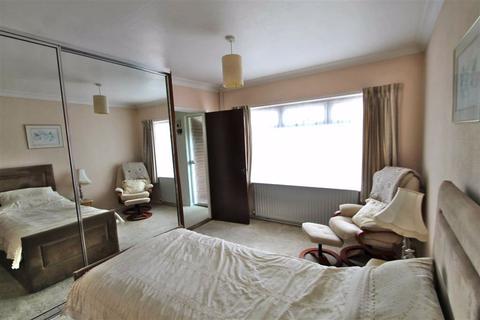 22 Lewis Road, Istead Rise, Gravesend, DA13 9JG