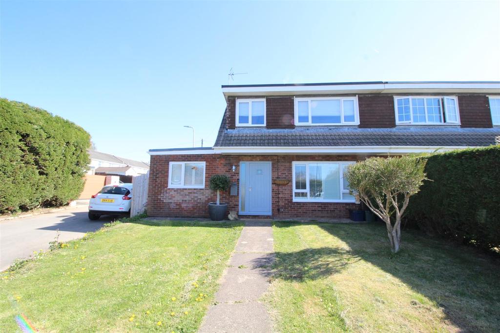 Ruskin Avenue, Rogerstone, Newport 3 bed semidetached house £245,000