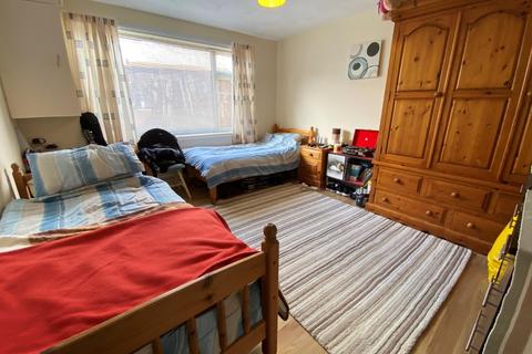 60 Edinburgh Crescent, Bourne, PE10 9DU