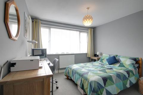 4 Fairway, Hemel Hempstead, HP3 9TP