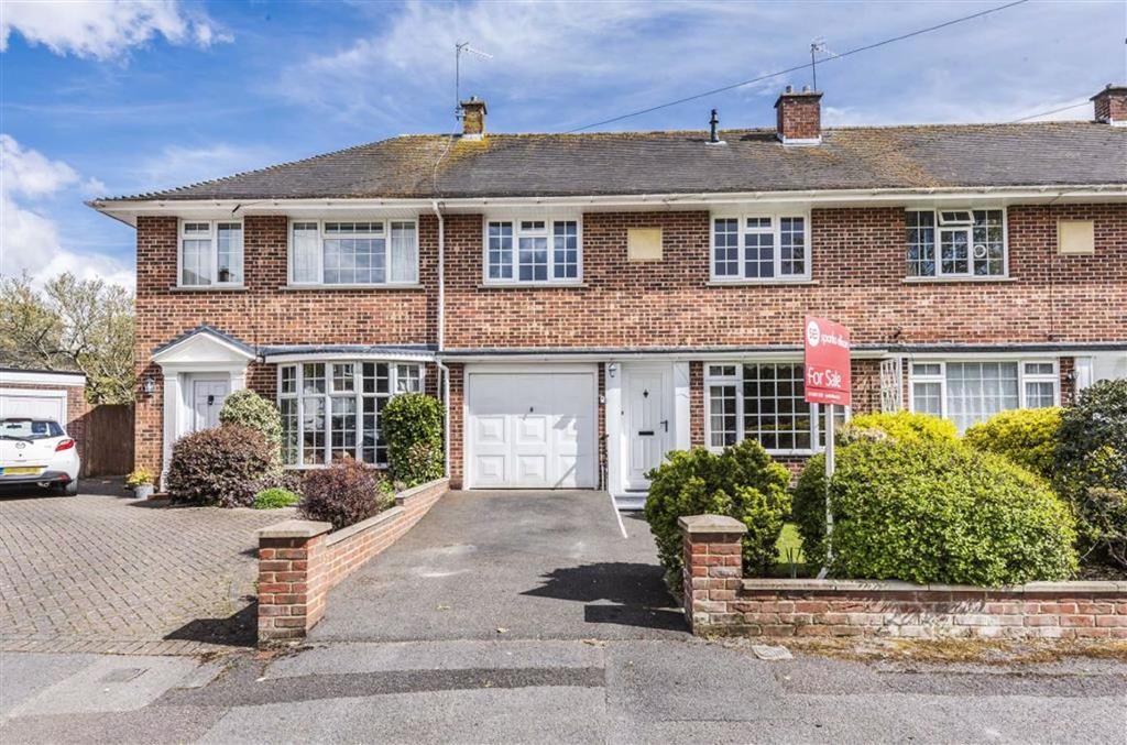 Carthage Close, Chandlers Ford, Hampshire 3 bed terraced house £350,000