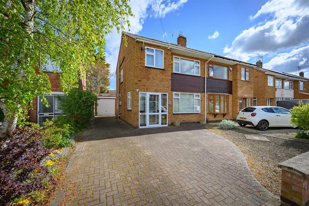Postbridge Road, Stivichall, Coventry 3 bed semidetached house £304,995