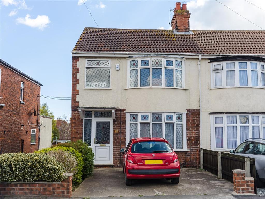 Lascelles Avenue, Withernsea 3 bed end of terrace house £145,000
