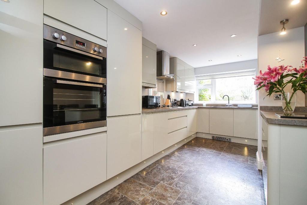 Gorsedene Road, Whitley Bay 4 bed semidetached house £450,000