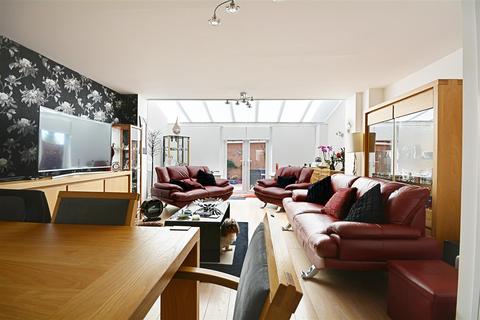 15 Northcliffe, Bexhill-on-sea, TN40 1RA