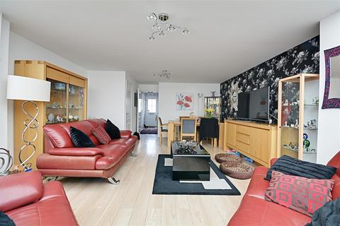 15 Northcliffe, Bexhill-on-sea, TN40 1RA