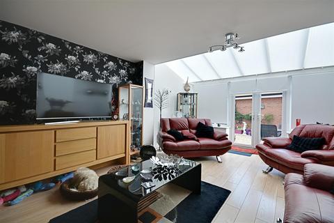 15 Northcliffe, Bexhill-on-sea, TN40 1RA