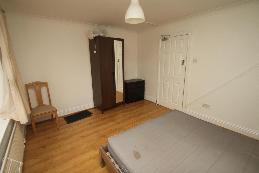 Claymore, Grovehill, Hemel Hempstead House share £475 pcm (£110 pw)