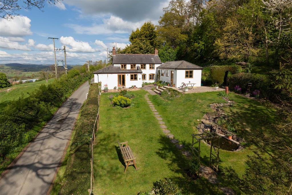 MaesYGarreg, Trewern, Welshpool SY21 8EA 3 bed detached house for