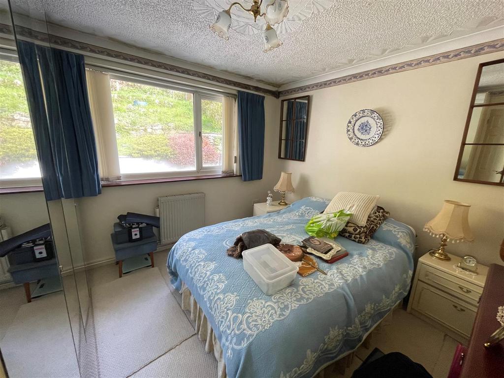 Bedroom 2: