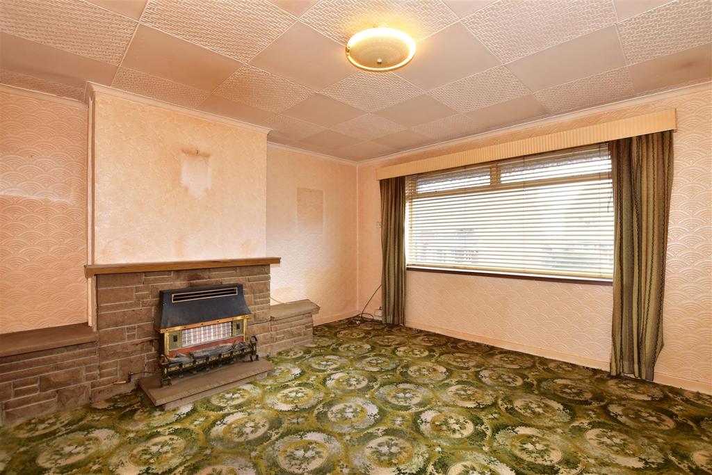 Aintree Road, Farringdon, Sunderland 3 bed semidetached house £55,000