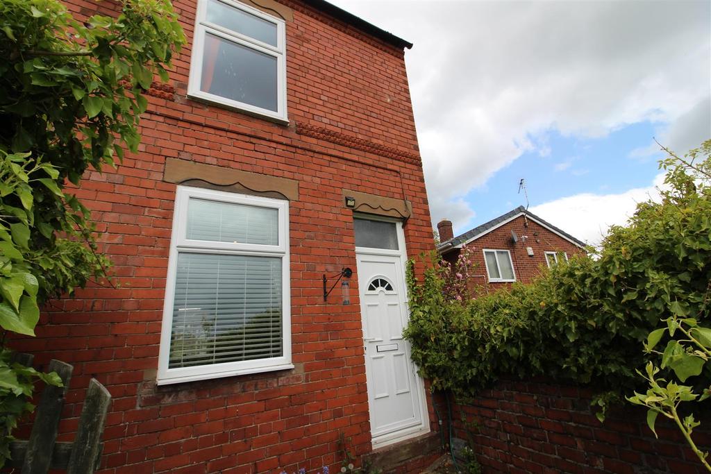 Victoria Road, Brynteg, Wrexham 2 bed end of terrace house £110,000
