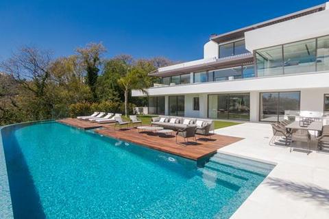 6 bedroom villa - La Quinta, Benahavis, Malaga
