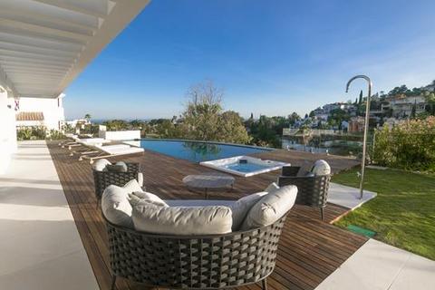 5 bedroom villa, La Quinta, Benahavis, Malaga