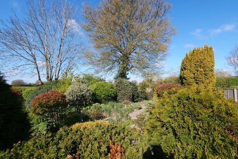 10 Bushey Close, Capel St Mary, Ipswich, IP9 2HW
