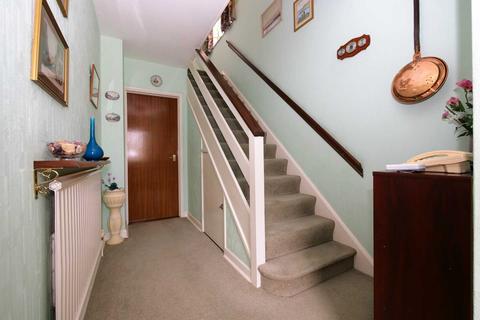 10 Bushey Close, Capel St Mary, Ipswich, IP9 2HW