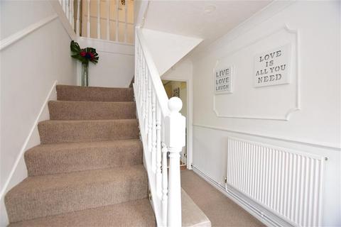57 Daventry Road, Romford, RM3 7RA