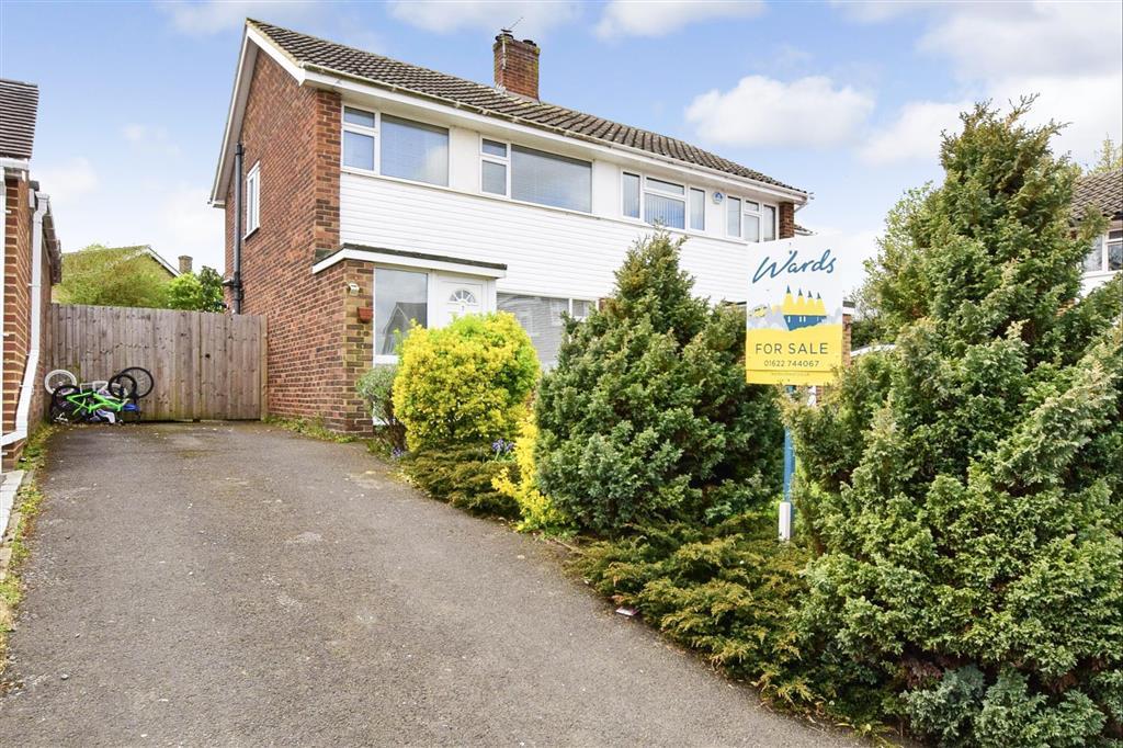 Mayfair Avenue, Loose, Maidstone, Kent 3 bed semidetached house £320,000
