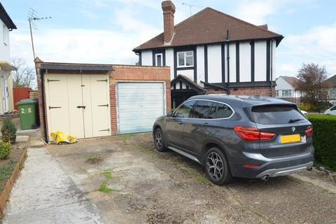 49a Goring Way, Greenford, UB6 9NN