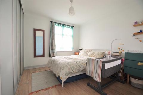 49a Goring Way, Greenford, UB6 9NN