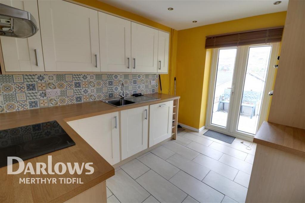 Church Street, Ebbw Vale 3 bed terraced house to rent £750 pcm (£173 pw)